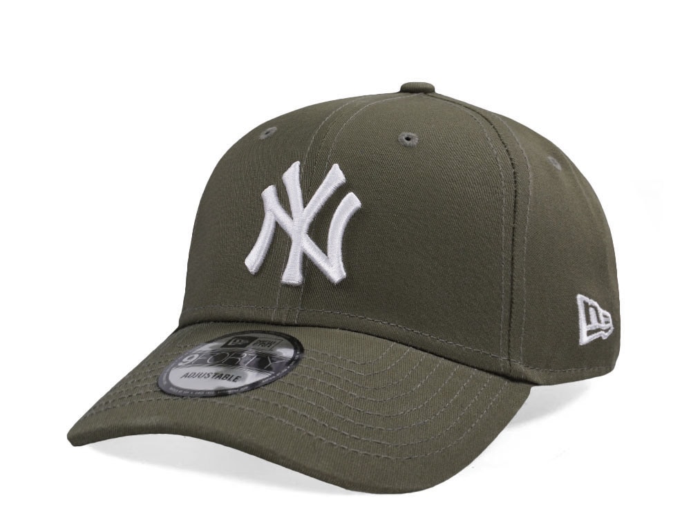 New Era New York Yankees League Essential Olive 9Forty Strapback Gorra