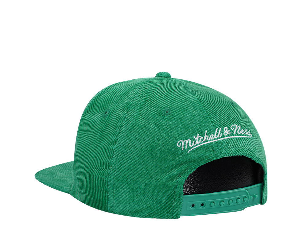 Mitchell & Ness Milwaukee Bucks Green Cord Hardwood Classic Snapback Gorra