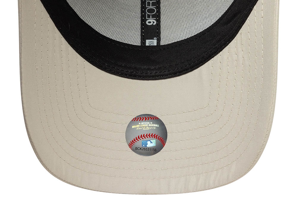 New Era New York Yankees Tonal Flawless Cream 9Forty Strapback Gorra