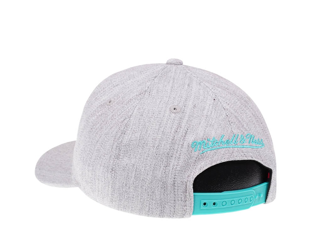Mitchell & Ness San Antonio Spurs Heather Gray Red Line Flex Snapback Gorra