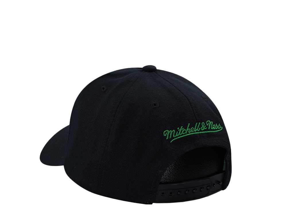 Mitchell & Ness Boston Celtics 404 Club Camo Black Edition Pro Pinch Fit Snapback Gorra