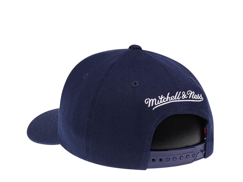 Mitchell & Ness New Orleans Pelicans Team Ground Red Line Solid Flex Snapback Gorra