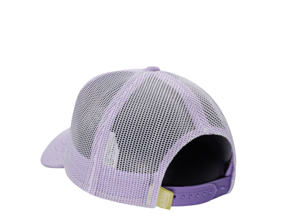 Von Dutch Oval Patch Lavender Velour Edition Trucker Snapback Gorra