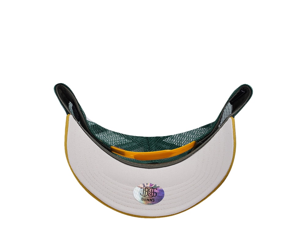 Djinns HFT Filthy Flamingo Surf Gang White Coastal Edition Trucker Snapback Gorra
