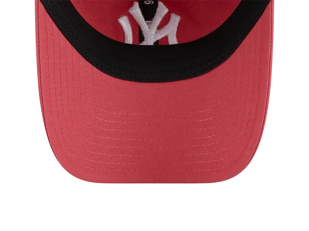 New Era New York Yankees League Essential Coral 9Twenty Strapback Gorra