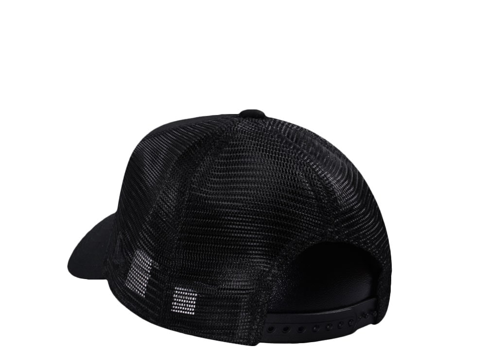 New Era Liverpool FC Black on Black 9Forty A Frame Trucker Snapback Gorra