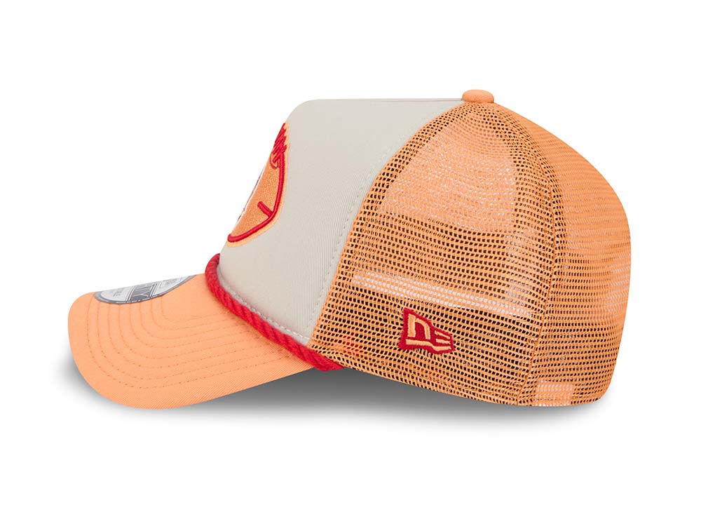 New Era Tampa Bay Buccaneers Sideline 2024 9Forty A Frame Trucker Snapback Gorra