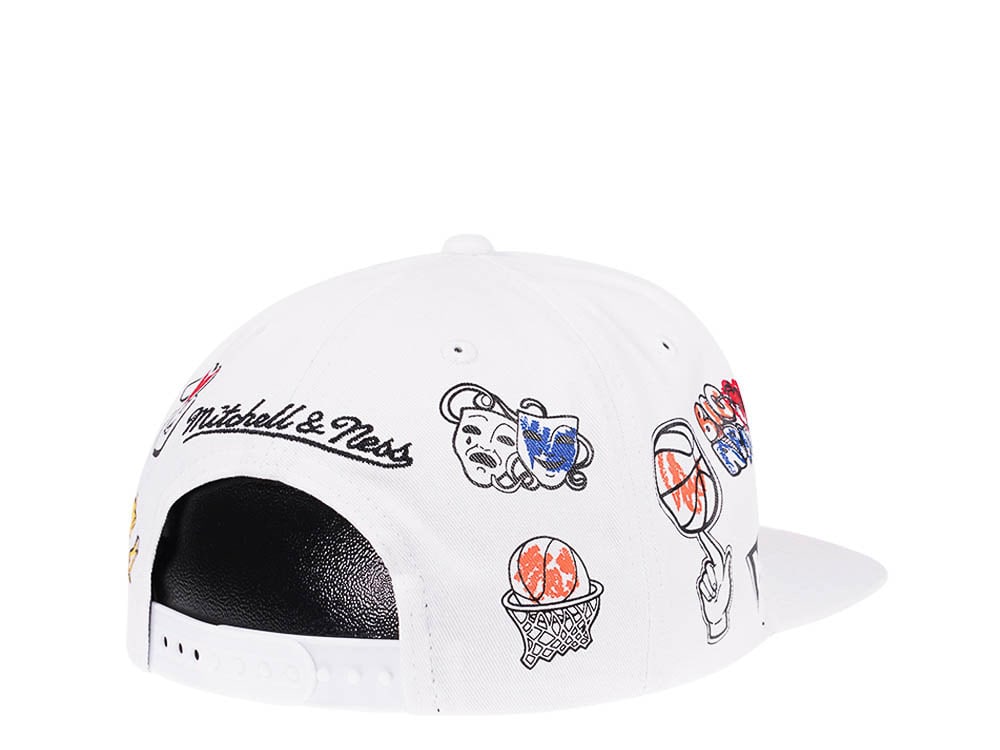 Mitchell & Ness New York Knicks White Hand Drawn Snapback Gorra