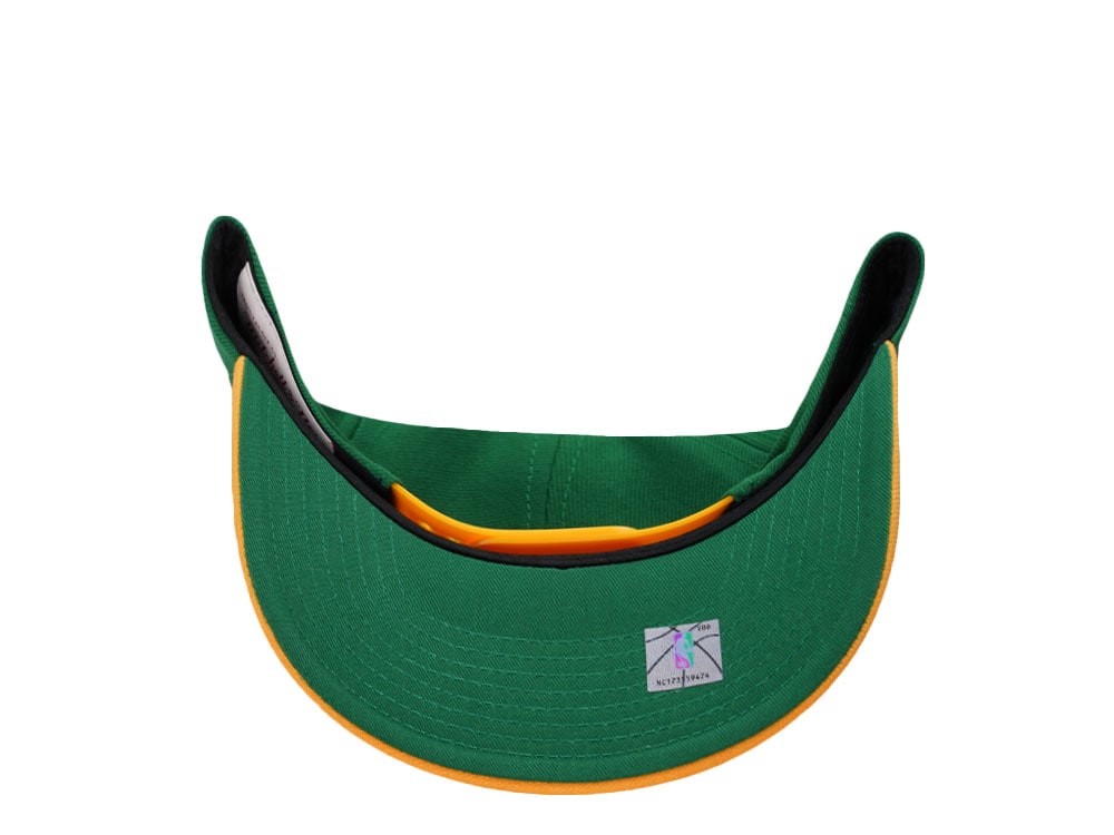 Mitchell & Ness Milwaukee Bucks Two Tone Pro Crown Fit Snapback Gorra