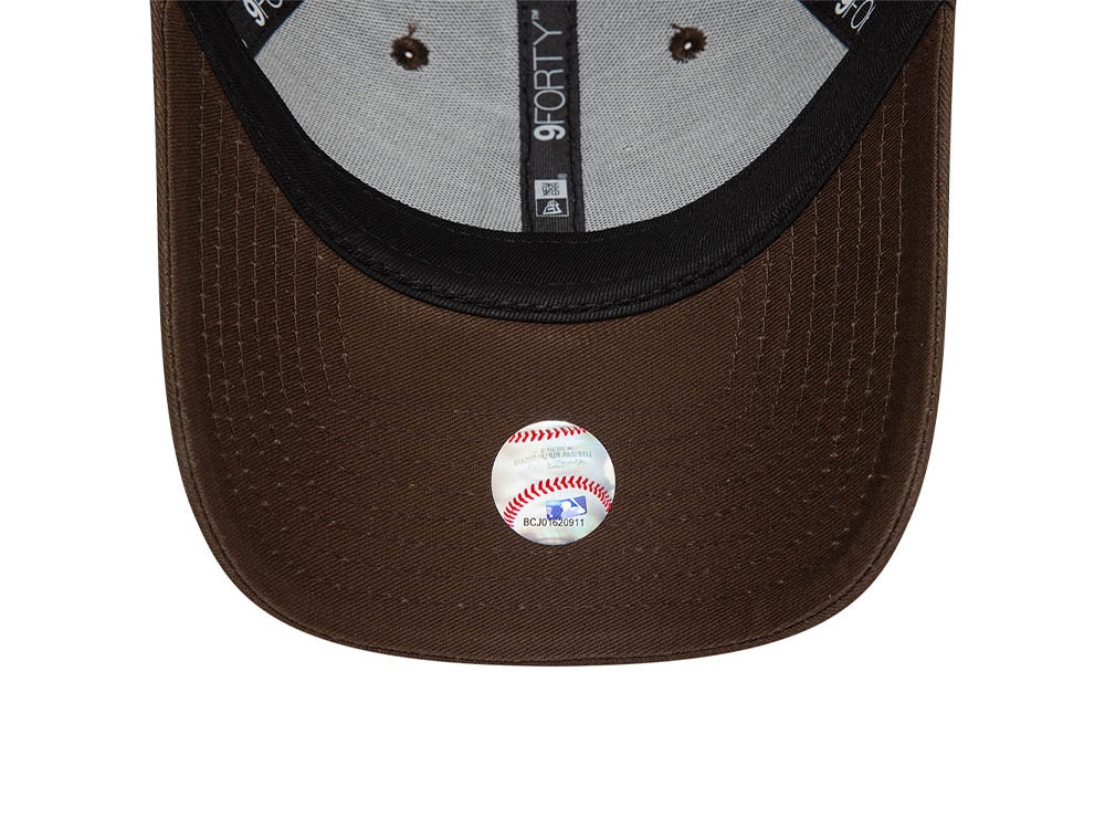 New Era New York Yankees League Essential Walnut Womens 9Forty Strapback Gorra