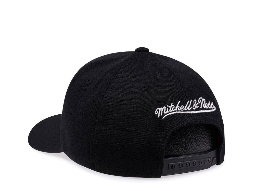 Mitchell & Ness Brooklyn Nets Duotone Red Line Flex Snapback Gorra