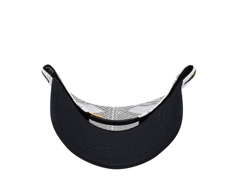 Capslab Snoopy Peanuts Black and White Trucker Snapback Gorra
