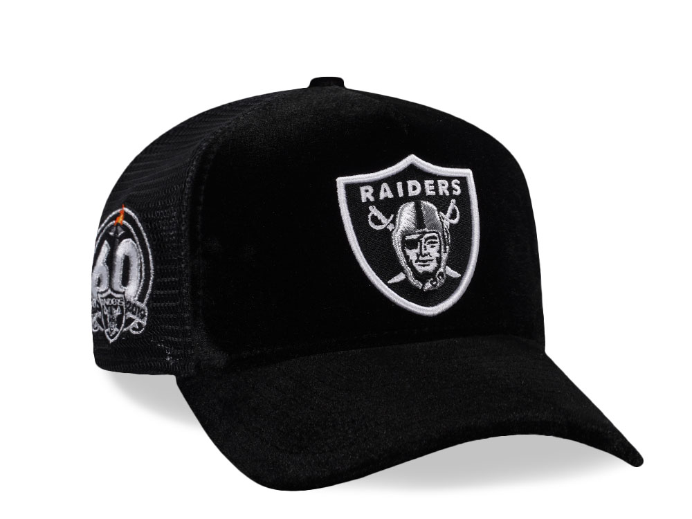 New Era Las Vegas Raiders 60th Anniversary Velvet Trucker Edition 9Forty A Frame Snapback Gorra