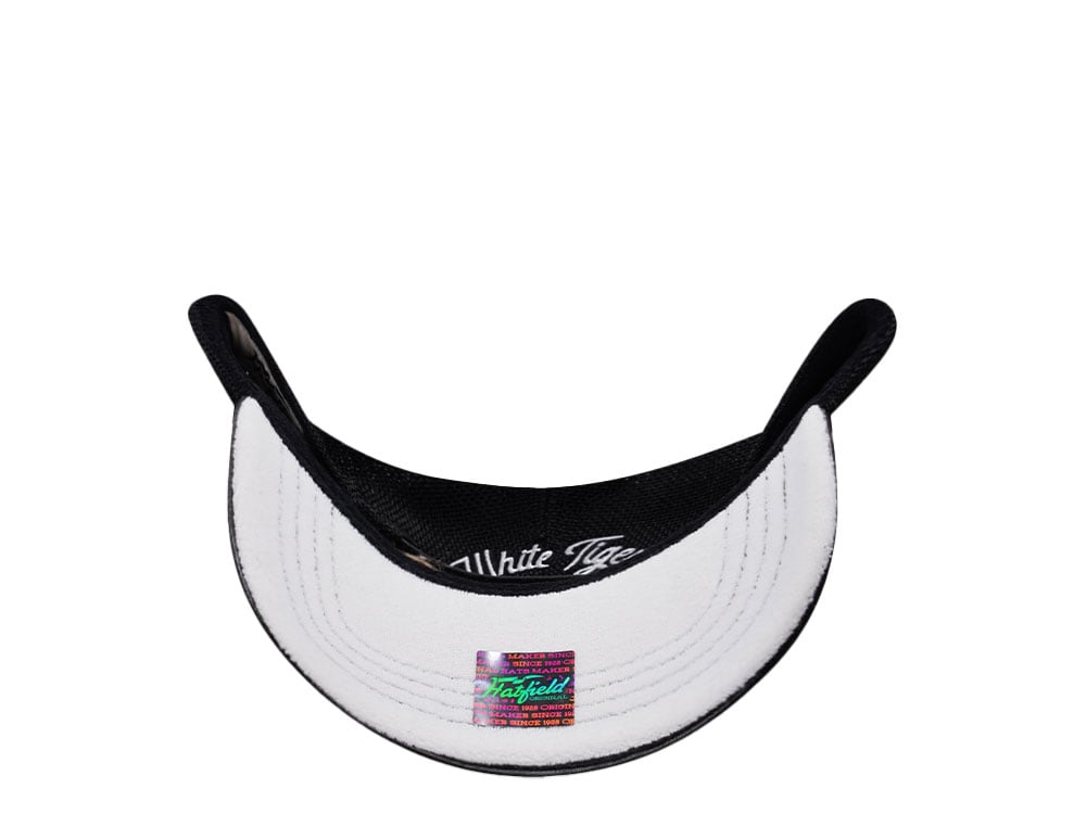 Hatfield White Tiger Black White Trucker Snapback Gorra