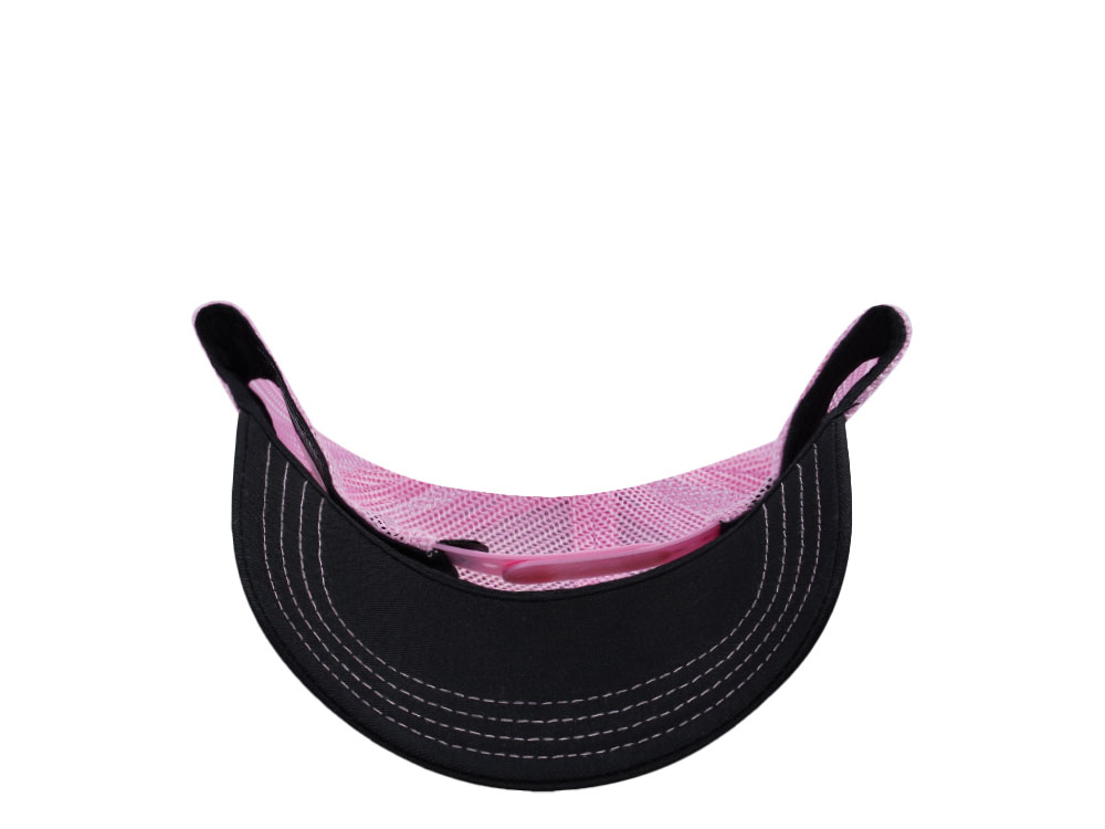 Von Dutch Oval Patch Flying Eye Pink Trucker Snapback Gorra