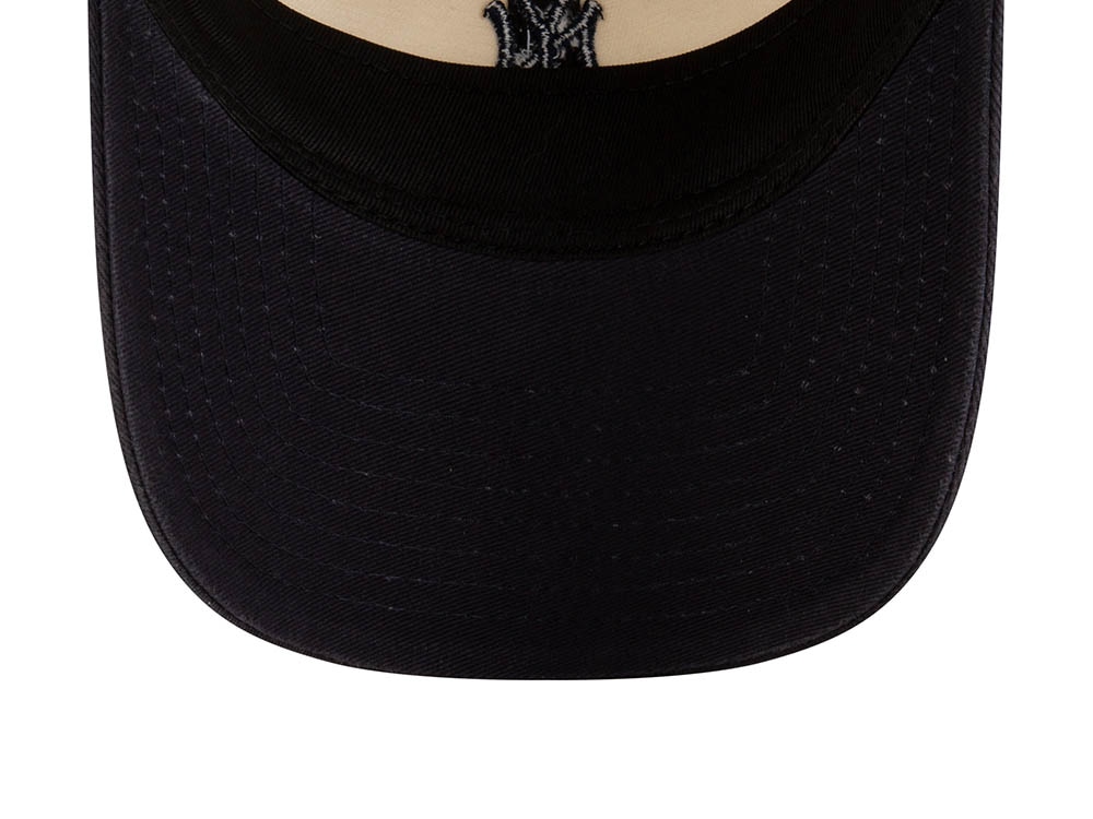 New Era New York Yankees Small Icon Stone Womens 9Twenty Trucker Snapback Gorra