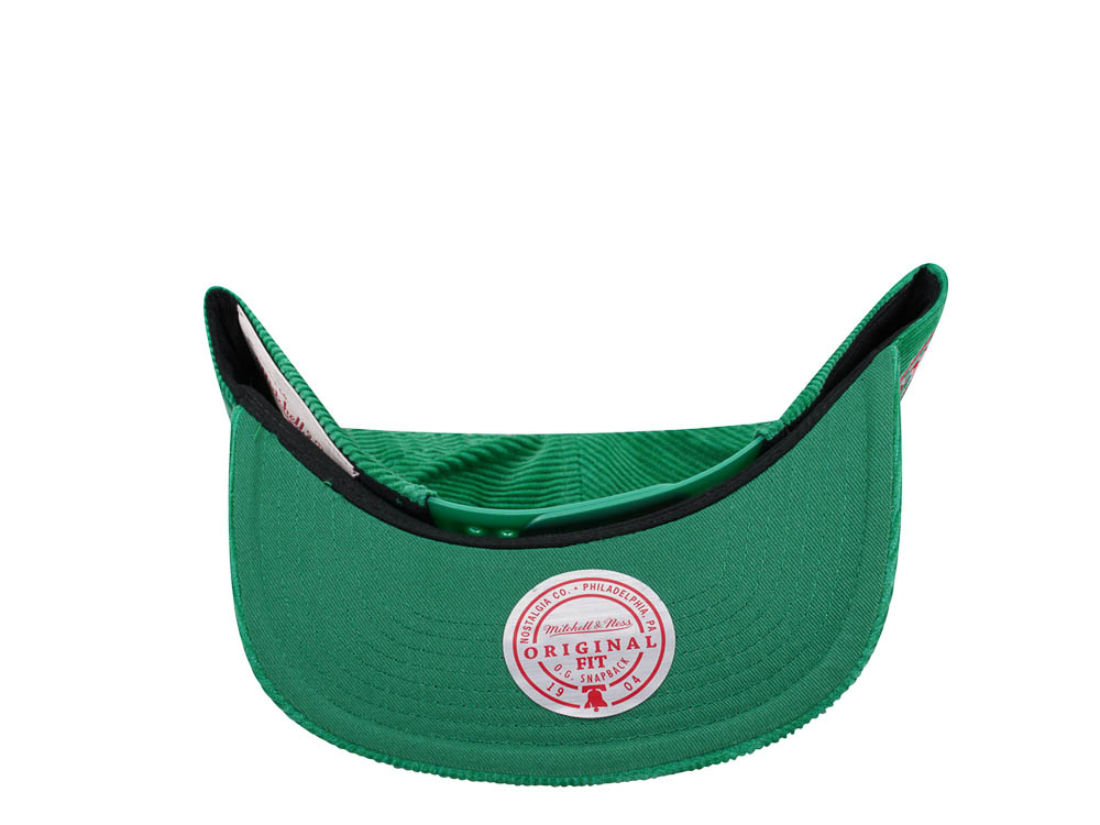 Mitchell & Ness Milwaukee Bucks Green Cord Hardwood Classic Snapback Gorra