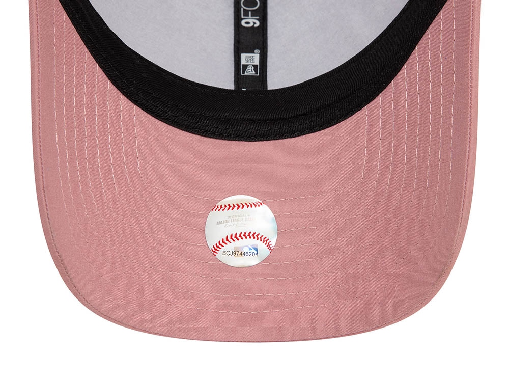 New Era New York Yankees Flawless Edition Pink 9Forty Strapback Gorra