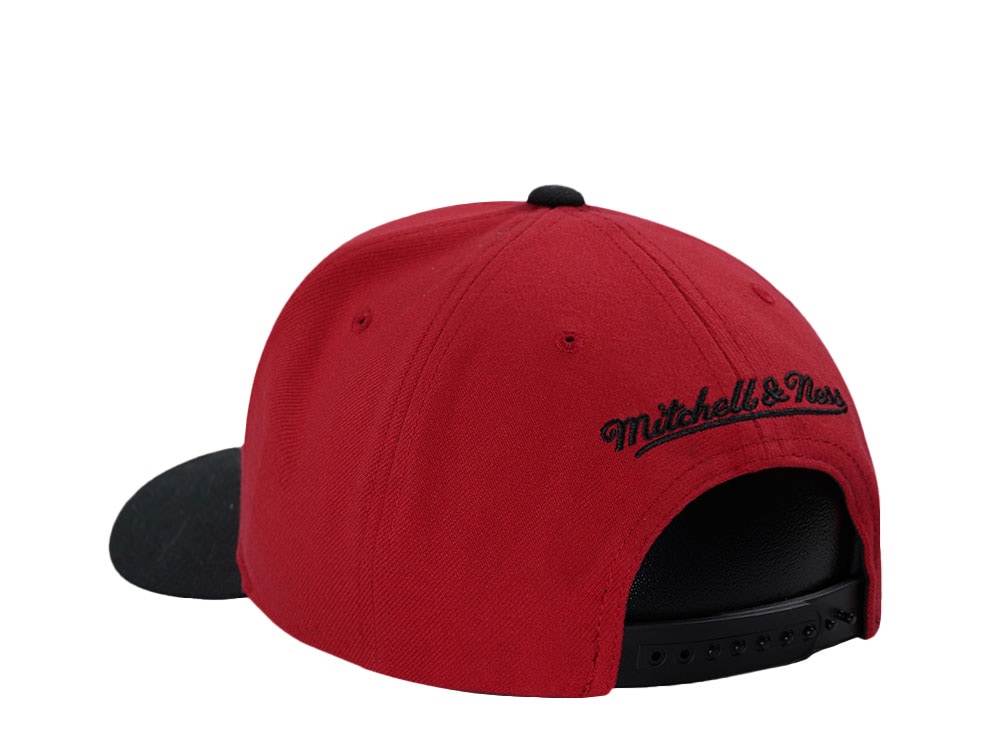 Mitchell & Ness Philadelphia 76ers Hardwood Classic Pro Crown Fit Red Snapback Gorra