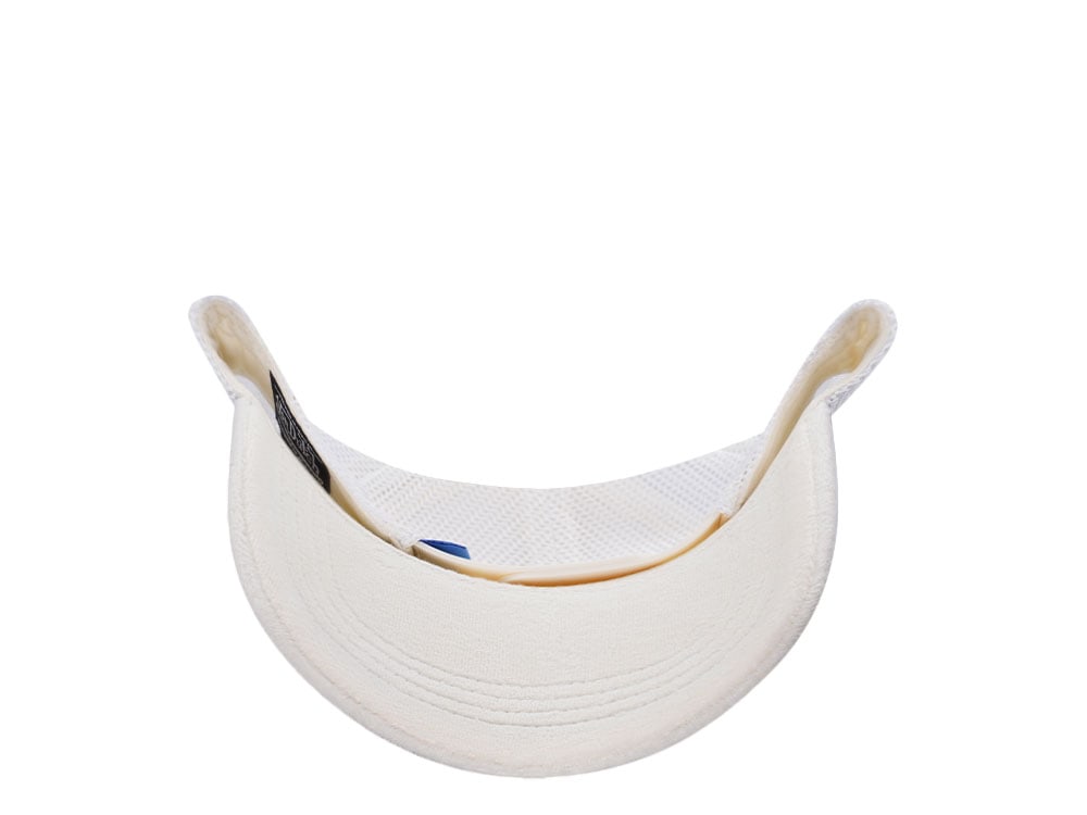 Von Dutch Oval Patch White Velour Edition Trucker Snapback Gorra