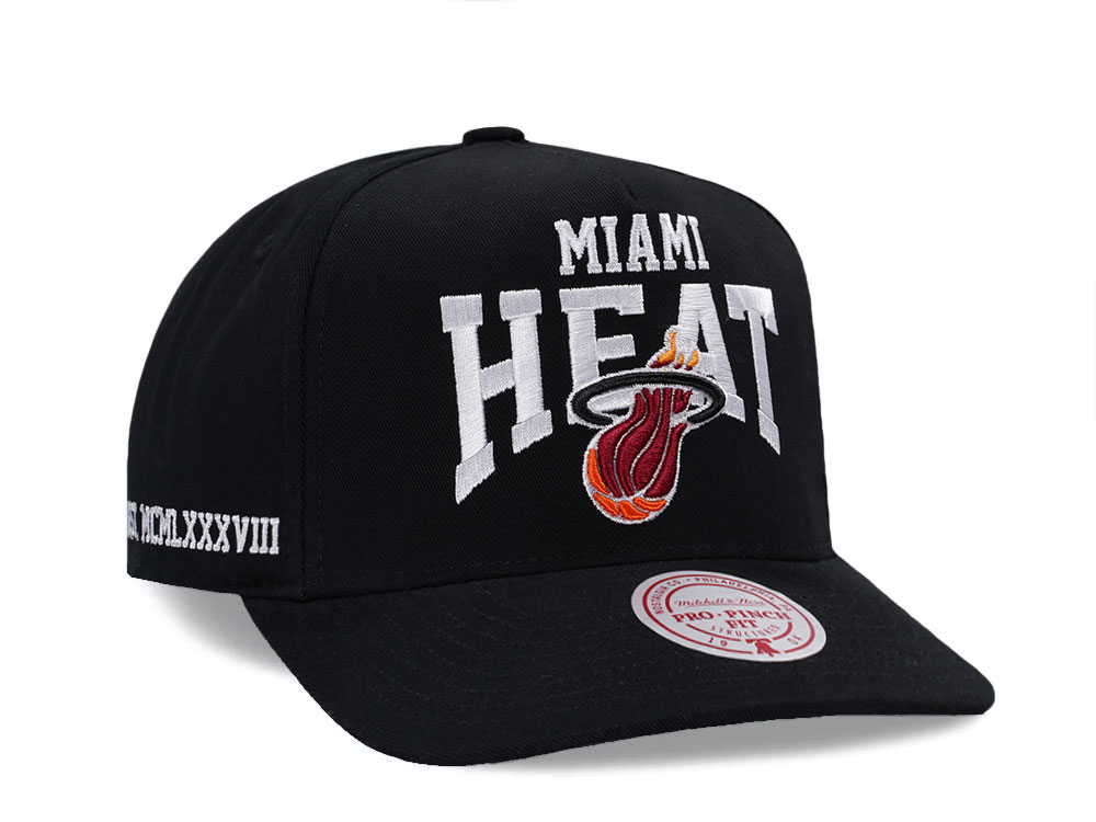Mitchell & Ness Miami Heat Black Pro Pinch Fit Snapback Gorra
