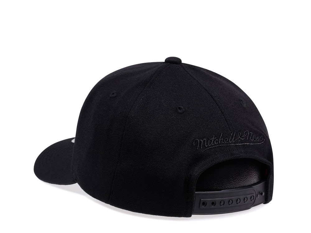 Mitchell & Ness Los Angeles Clippers Black Out Team Arch Red Line Flex Snapback Gorra