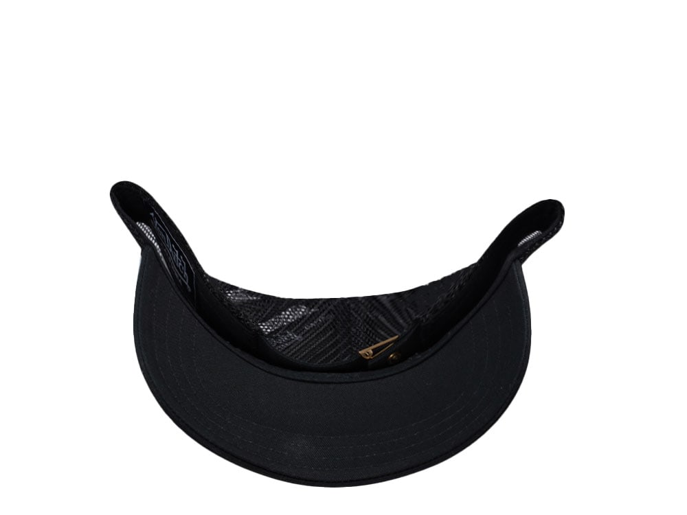 Von Dutch Oval Patch Black Trucker Snapback Gorra