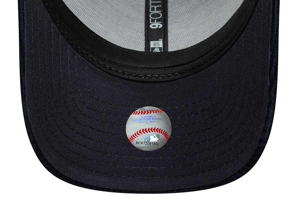 New Era New York Yankees Navy Corduroy 9Forty M Crown Strapback Gorra