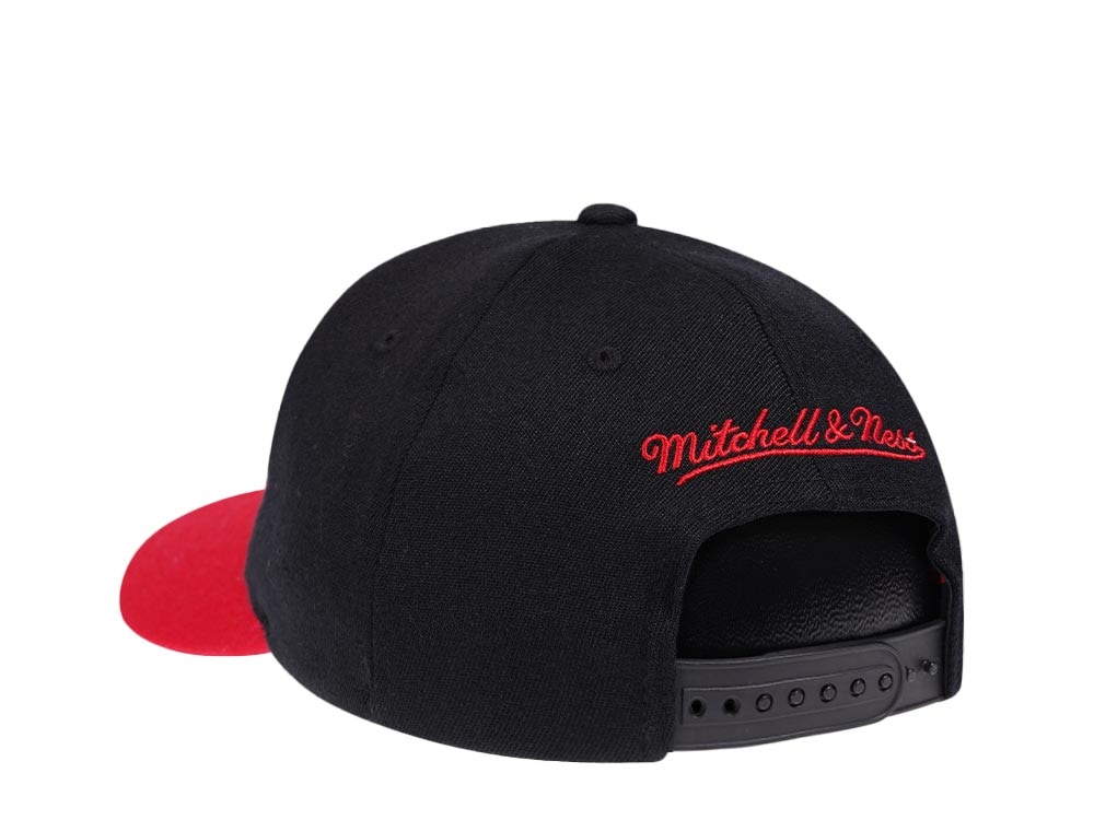 Mitchell & Ness Toronto Raptors Team Two Tone Red Line Solid Flex Snapback Gorra