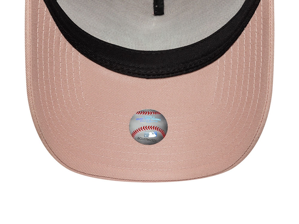 New Era New York Yankees Floral Pink 9Forty Womens A Frame Trucker Snapback Gorra
