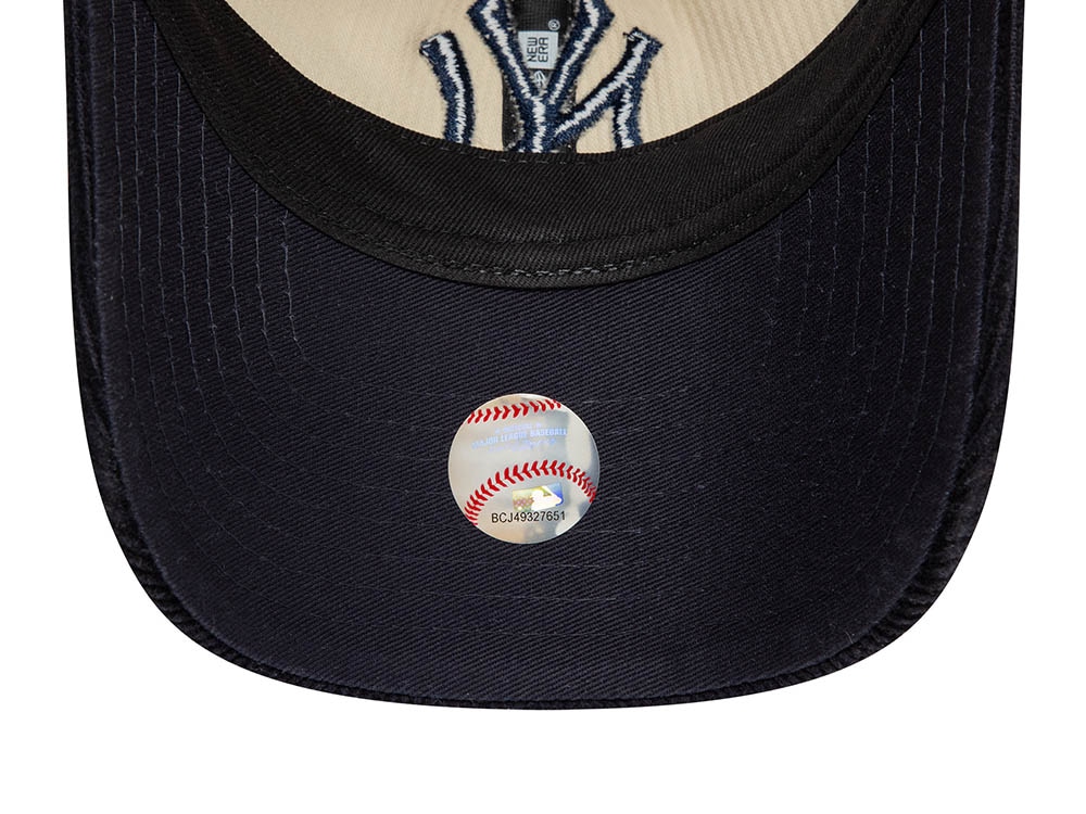 New Era New York Yankees Block Corduroy White 9Twenty Strapback Gorra