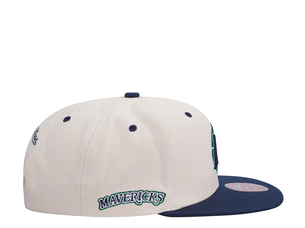 Mitchell & Ness Dallas Mavericks Sail Off White Two Tone Snapback Gorra