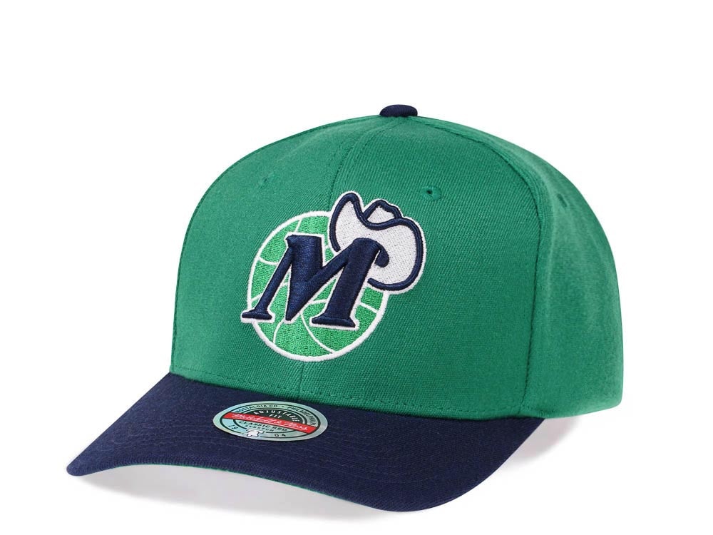 Mitchell & Ness Dallas Mavericks Team Two Tone Red Line Solid Flex Snapback Gorra