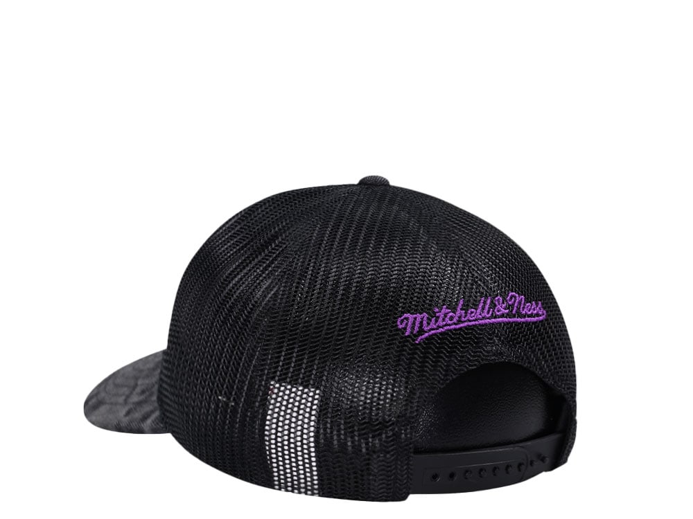 Mitchell & Ness Toronto Raptors Burnt Ends Black Trucker Snapback Gorra
