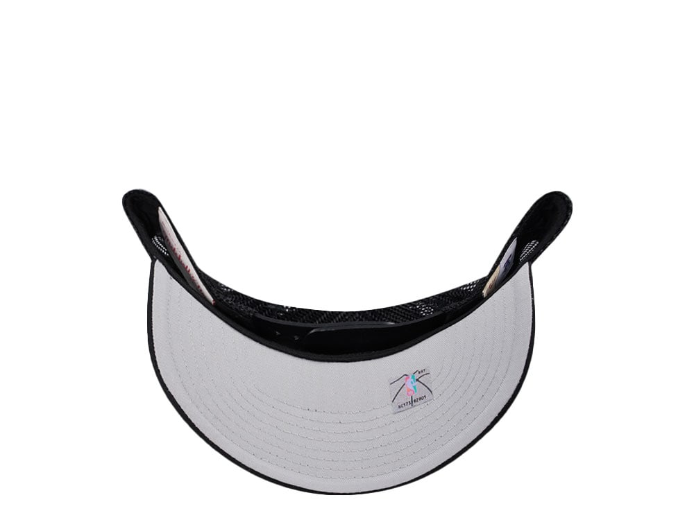 Mitchell & Ness Philadelphia 76ers Black Monogram Trucker Edition Snapback Gorra