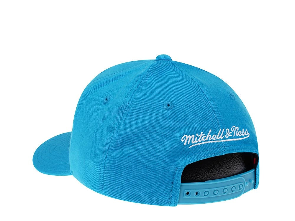 Mitchell & Ness Detroit Pistons Team Ground Red Line Solid Flex Snapback Gorra