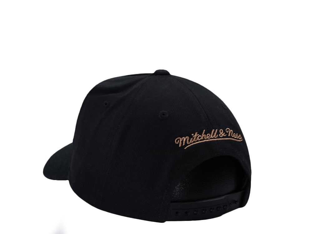 Mitchell & Ness Philadelphia 76ers Black Pro Pinch Fit Snapback Gorra