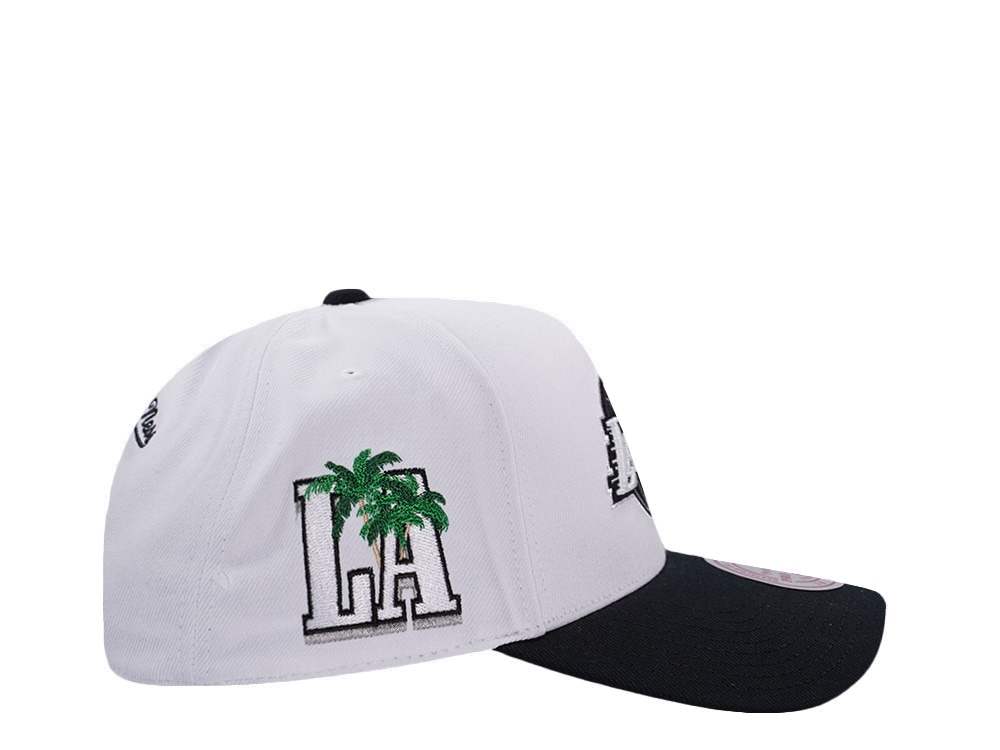 Mitchell & Ness Los Angeles Lakers NBA In The City White Edition Pro Pinch Fit Snapback Gorra
