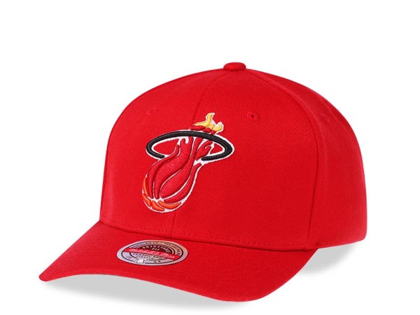 Mitchell & Ness Miami Heat Team Ground Red Line Solid Flex Snapback Cap