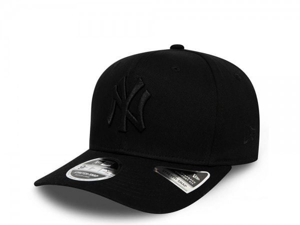 New Era New York Yankees Black on Black 9Fifty Stretch Snapback Cap